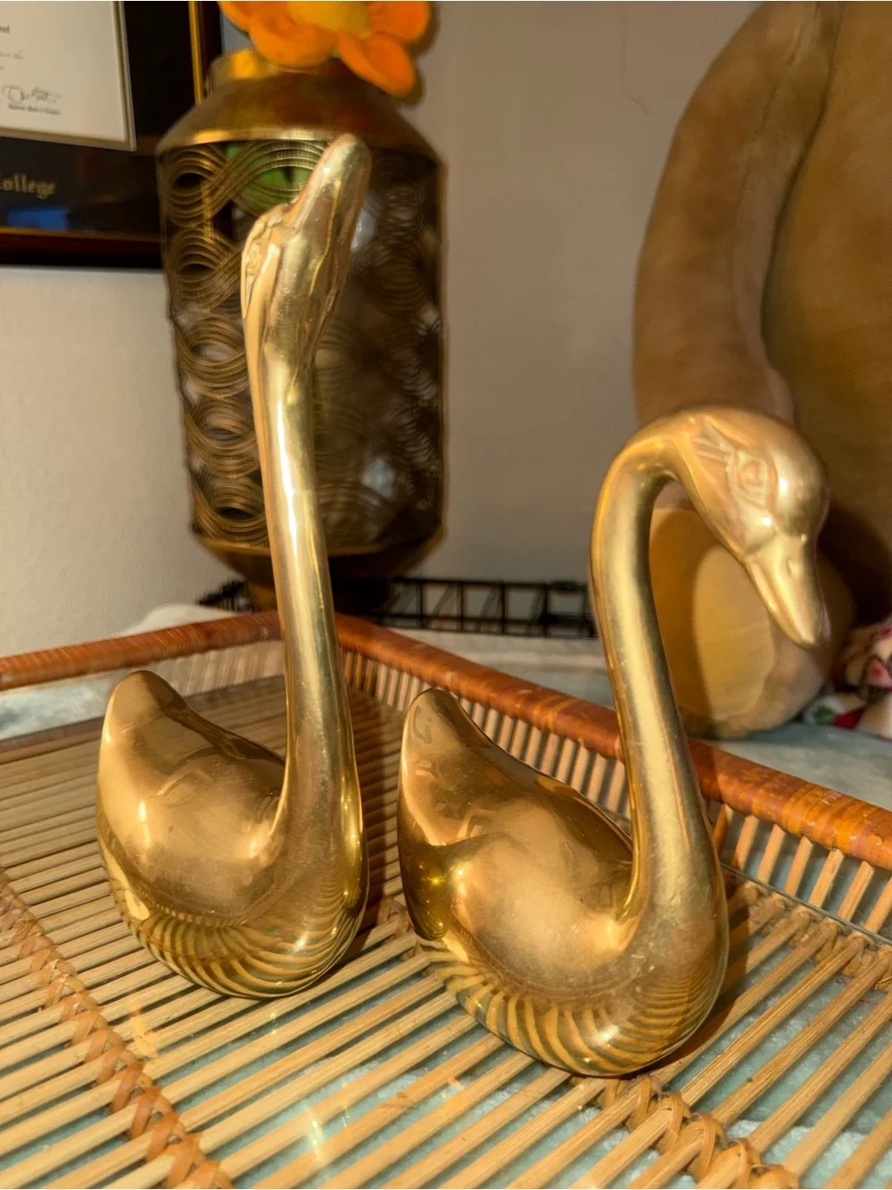 VIntage Brass Swan Figurine Pair - Gold Décor
